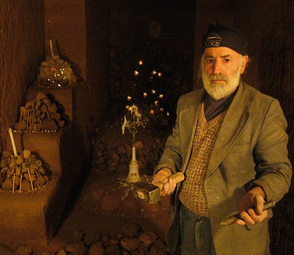 Levon’s Divine Underground Cave museum