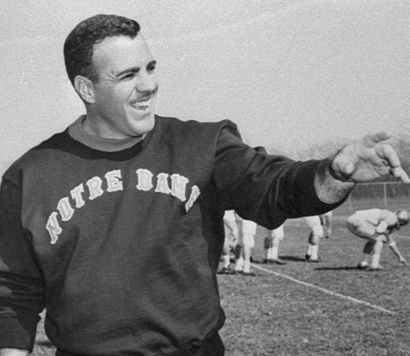 Wie Ara Parseghian Notre Dame rettete und zu einer armenischen Legende im amerikanischen Sport wurde