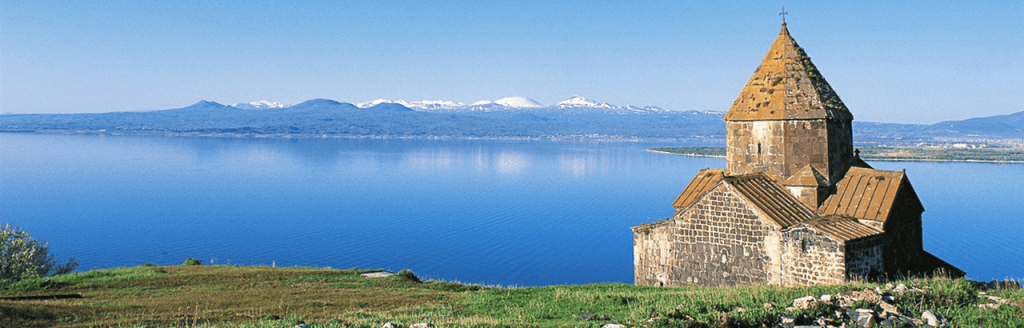 Սևանա լիճ-Հայաստանի կապուտաչյա գեղեցկուհին