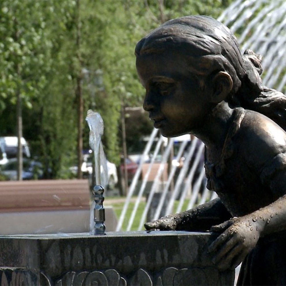 Ереван 2800 парк: статуя девушки Ереван 2800 парк: статуя девушки