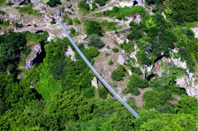 Качающийся мост Хндзореска