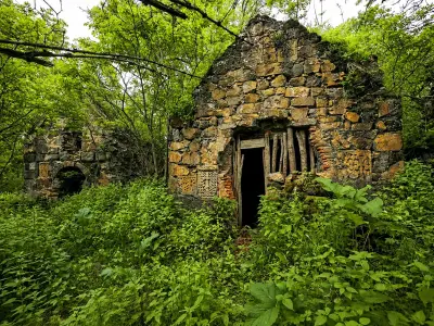 Jukhtak Monsatery