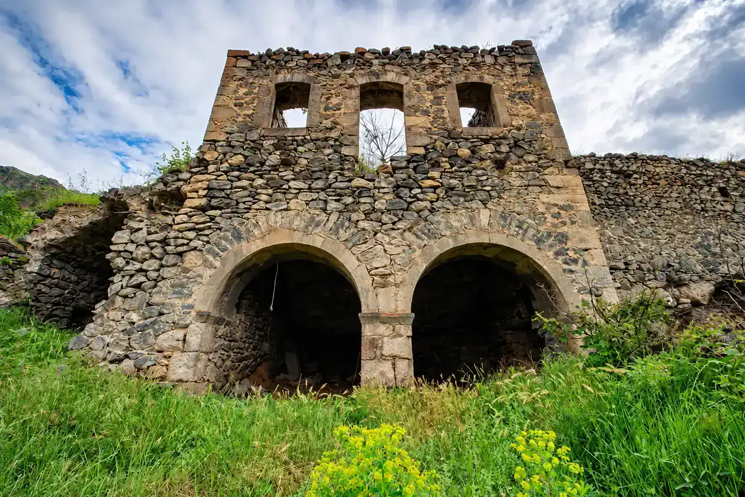 Das alte Höhlendorf Khot
