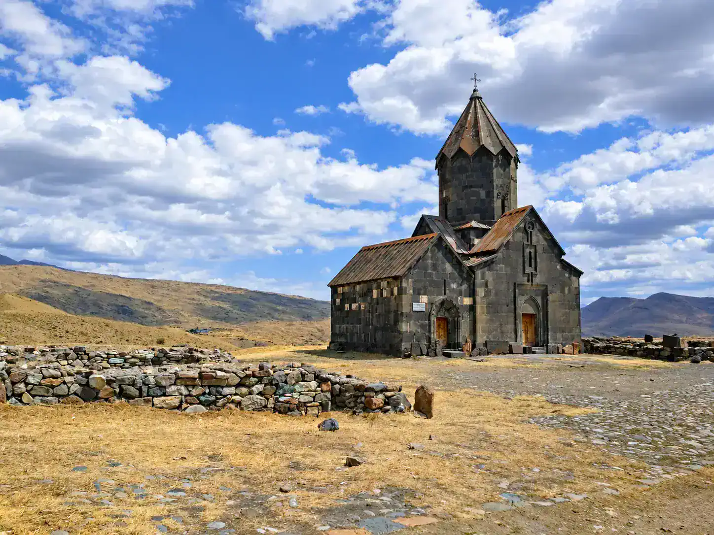Tanahat Monastery
